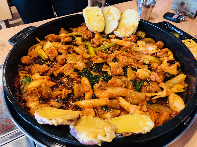 홍춘천치즈닭갈비 홍대점