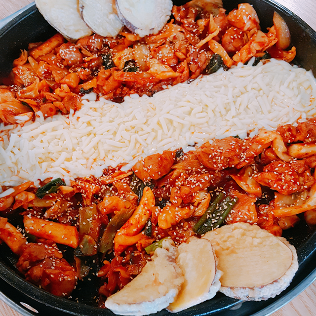 홍춘천치즈닭갈비 홍대점