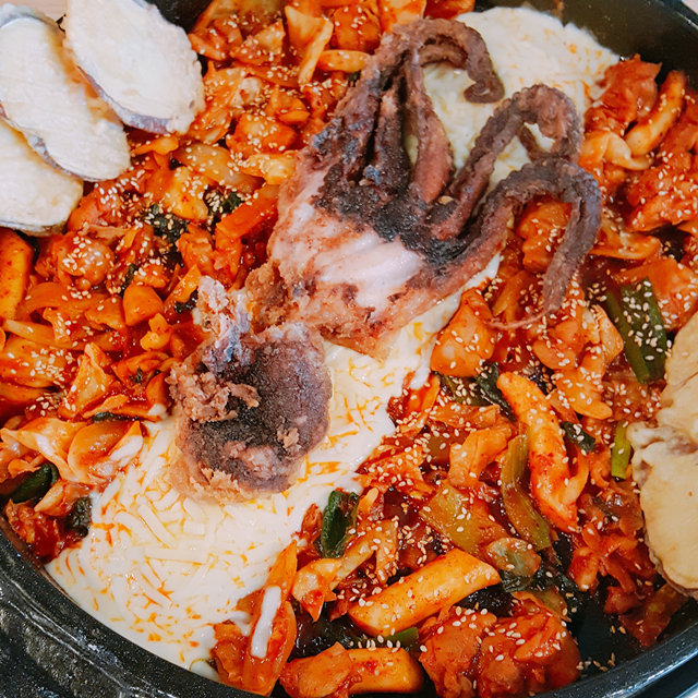 홍춘천치즈닭갈비 홍대점