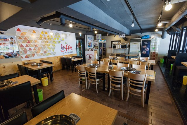 홍춘천치즈닭갈비 홍대점 